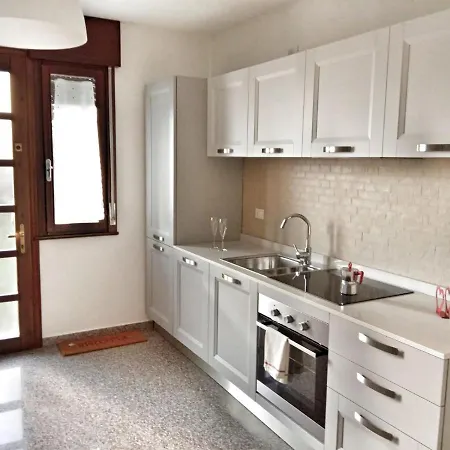 Red Tower Venice Apartment - 2 Mins From Vce Airport- Free Wifi Tessera Exterior photo