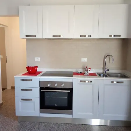 Red Tower Venice Apartment - 2 Mins From Vce Airport- Free Wifi Tessera Exterior photo
