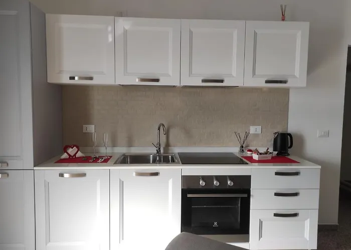 Red Tower Venice Apartment - 2 Mins From Vce Airport- Free Wifi