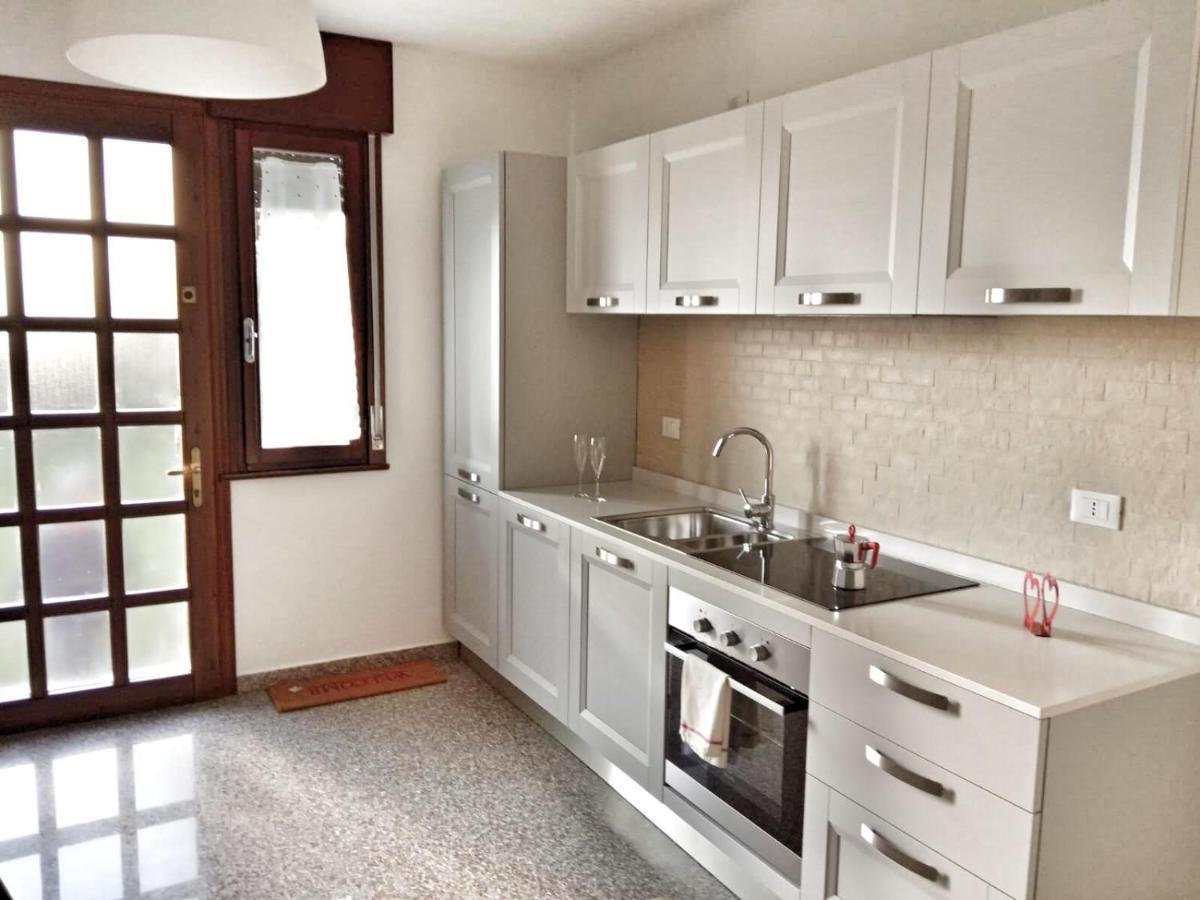 Holiday home Red Tower Venice - 2 Mins From Vce Airport- Free Wifi *